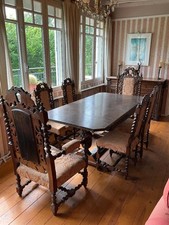 LOT DE SALLE À MANGER VINTAGE STYLE JACOBÉEN - 6 CHAISES, TABLE D'APPOINT ET BUFFET