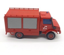 Ancien camion Mercedes Unimog