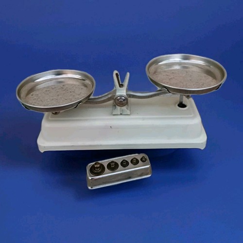 Ancienne balance plateaux - ancienne,
