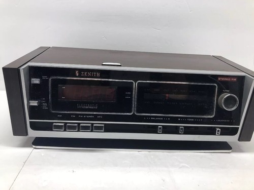 Zenith radio with - with, auto