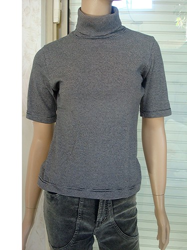 Top fines rayures noir et - top,