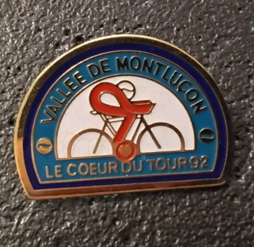 Pin sport cyclisme coeur - pin’s,