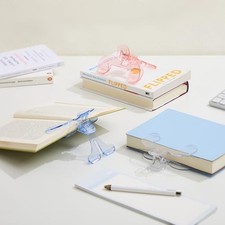 Clips de livre transparents 4