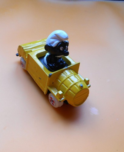 Voiture jaune angry serie - ,