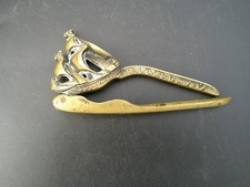 CASSE NOIX NOISETTE EN BRONZE CASSANUXIPHILIE RARE FORME BATEAU VOILIER