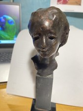 Tête Femme Bronze Signée 