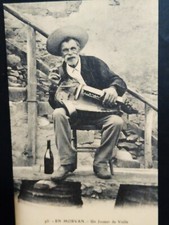 58-EN MORVAN."UN JOUEUR DE VIELLE, Vécu".Vers 1910 C.P.A".Pas d'écriture".