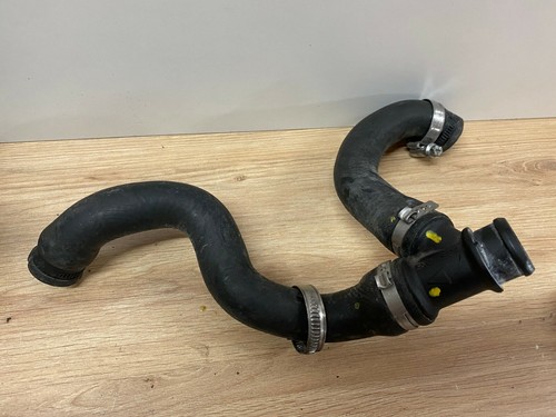 Une durite moteur maxi scooter - durite,