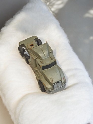 Camion miniature ancien rétro