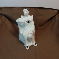 Sculpture Pierrot Clown Arlequin assis en porcelaine vintage / Figurine Pierrot