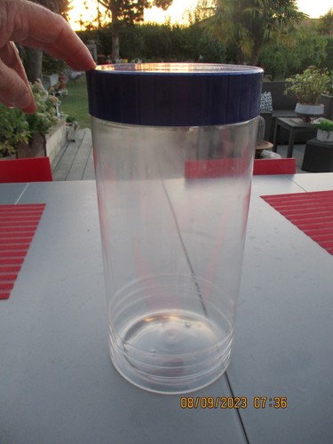 Grand bocal plastique - grand,