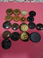 lot=18  boutons  manteaux vestes  de2 à 3cm beiges noir gris 