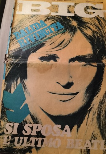 Dalida très grand - très, magazine