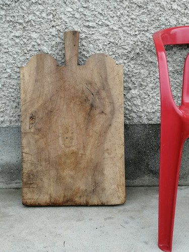 Planche découper style - à,