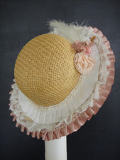 Chapeau en soie rose pour