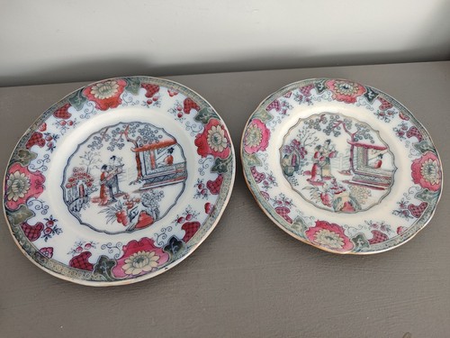 Anciennes assiettes - ,