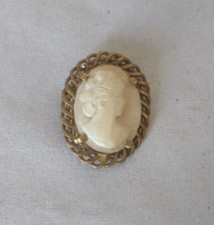 ANCIEN BEAU BIJOU BROCHE CAMEE COQUILLAGE support en laiton debut 1900