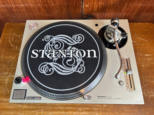 Platine vinyle analogique - platine, dj
