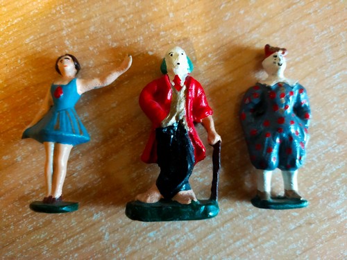 Lot figurines plomb du - de,