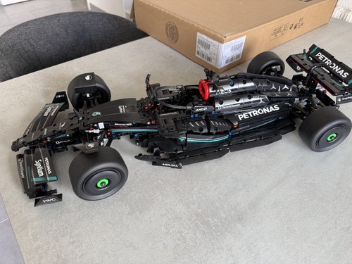 Lego technic mercedes amg - mercedes-amg, f1