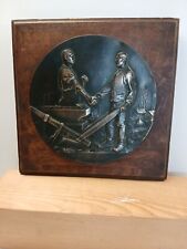 très grande médaille bronze repoussé de paul Bargas 1891-1928 "les forgerons"