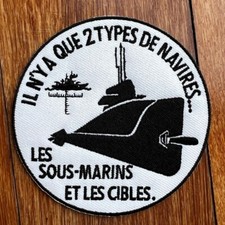 Il n'y a que 2 types de navires - 9cm brodé avec couche thermo collante au verso