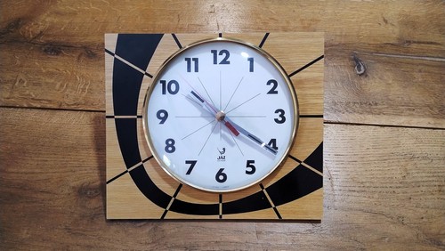 Horloge électromécanique