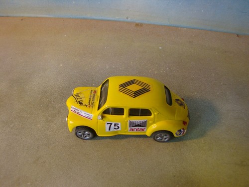 Renault 4 cv - 1/43, groupe