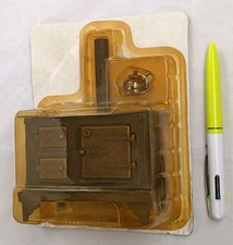 Cuisinière maison de poupée