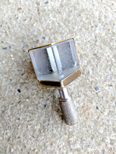 ANCIENNE EQUERRE OPTIQUE