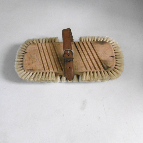 Ancienne brosse parquet - ancienne, a