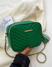 Sac A Bandoulière Kaki Vert Femme Simili Cuir Chevron Matelassé Avec Mini Pompon