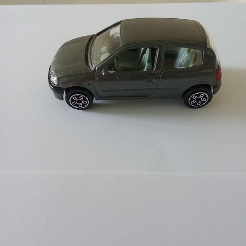 Burago renault clio 2 - 1/43,