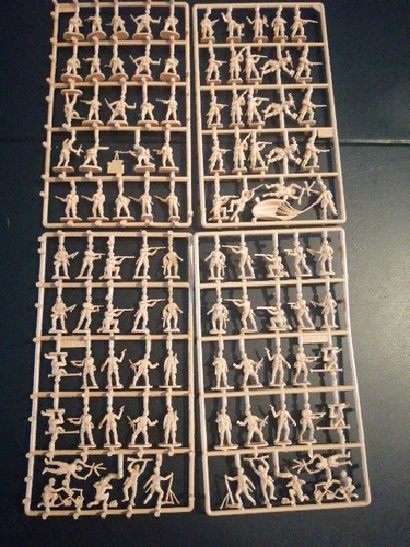 Heller lot figurines - 1/72,