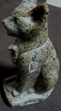 Sculpture divinité Egyptienne Chat Bastet pierre de granit multicolore 16x8 cm