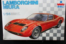 YD012 ESCI 1/24 maquette