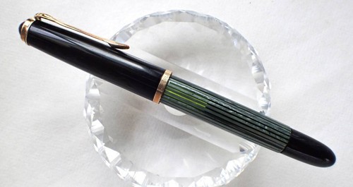 Stylo plume rayé vert vintage