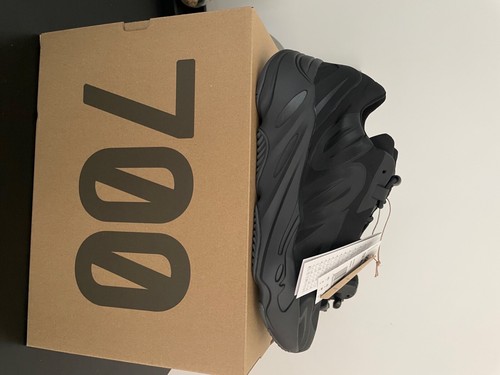 Yeezy boost 700 mnvn - yeezy,