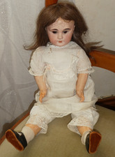 Très jolie Poupée ancienne