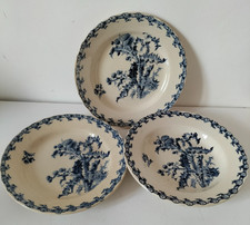 Trio d'assiettes creuses Gien – modèle Chardon bleu marine