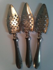 3 cuillères à absinthe