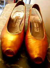 Chaussures  recoditionnées à bouts ouverts, et talons cloutés, Fancy,  P: 38