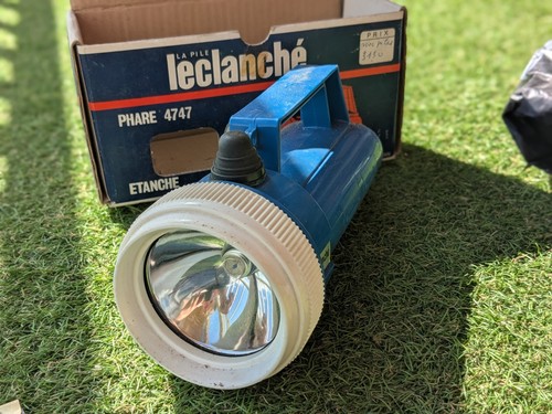 Lampe torche pile - lampe, la