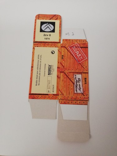 Boite vide carton - en,
