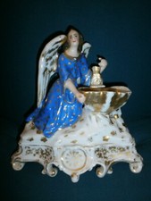 ANCIEN BENITIER DE TABLE/PORCELAINE DE BRUXELLES/ANGE/MANQUE CROIX/H.19cm/XIXéme