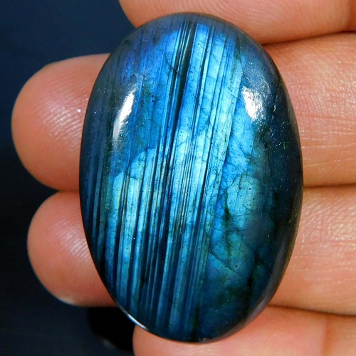 35cts cabochon ovale - 57.35cts.,