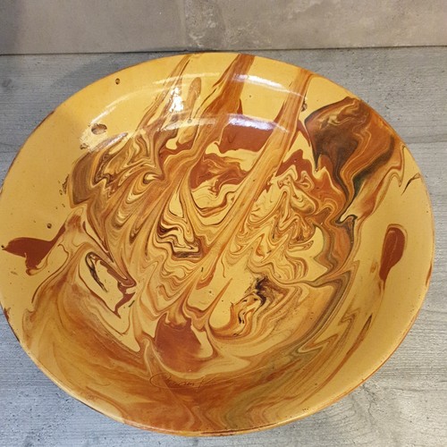 Plat rond style terre - , mêlee