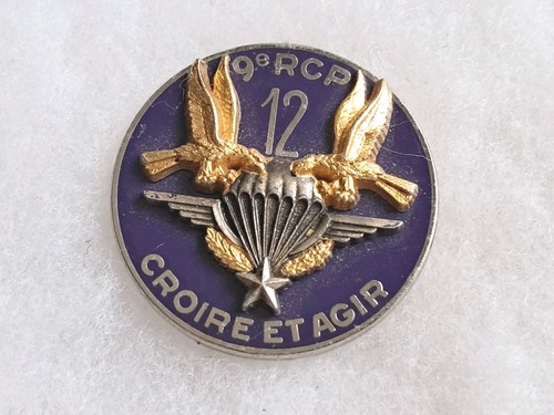 Insigne militaire - un,
