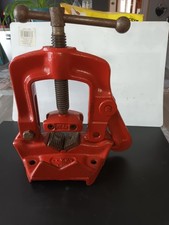 VIRAX etau a griffe  en fonte n'1 de 1/8 a 3  pour tube tres peut servi 