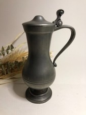 Grand pichet avec couvercle en "étain du dauphin"